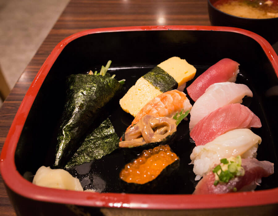 10 Rekomendasi Restoran Sushi Terbaik di Shinjuku Tokyo Jepang Yang Sebaiknya Anda Tahu
