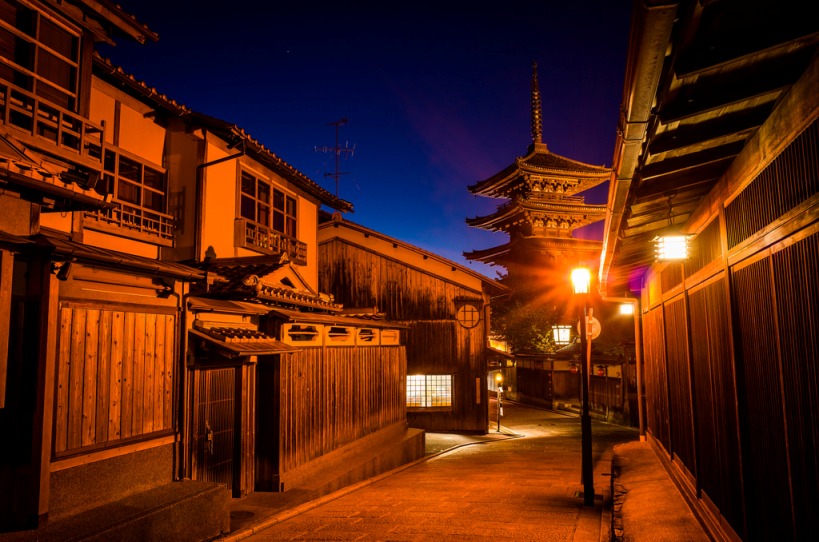 Paket Liburan Tour Wisata ke Jepang 11 Hari Di Tokyo Kanazawa Kyoto - Higashiyama in The Night