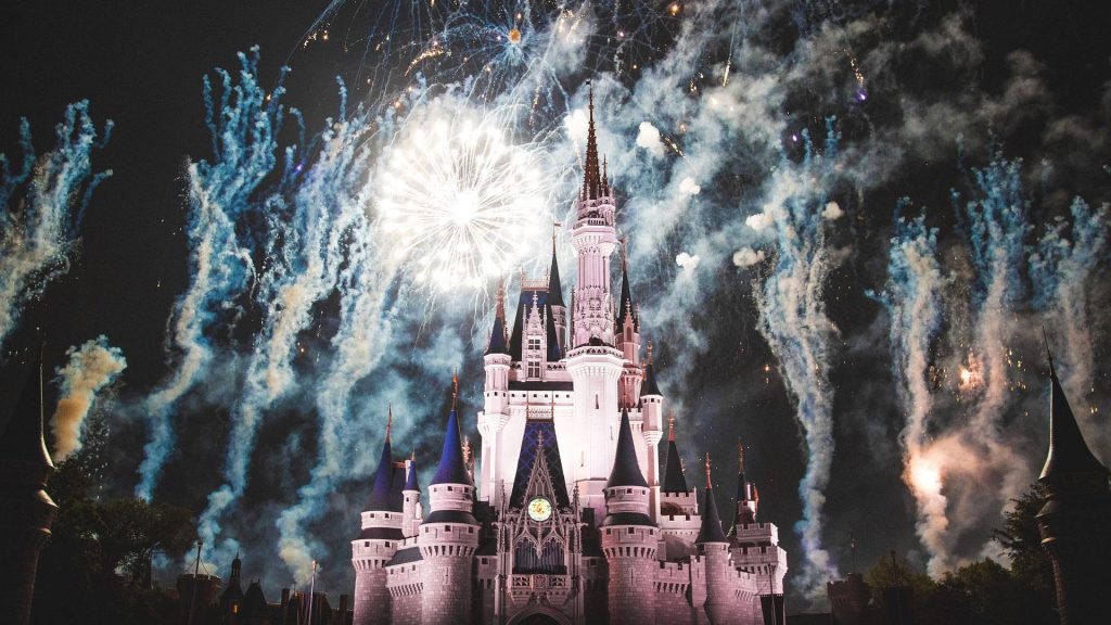 Tokyo Disneyland dan Tokyo Disney Sea Rekomendasi 9 Tempat Untuk Liburan Tahun Baru Di Jepang